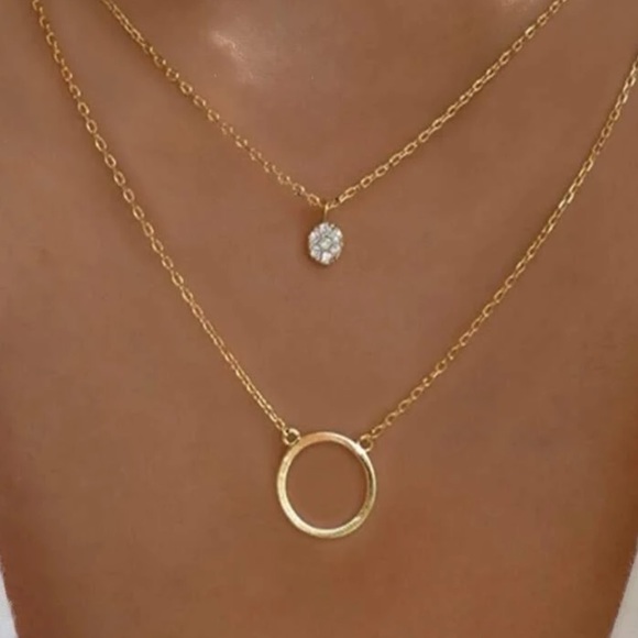 Jewelry - NWT Circle Layered Necklace